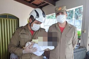 Por telefone, bombeiros ajudam família a salvar recém-nascido engasgado, em Ceres