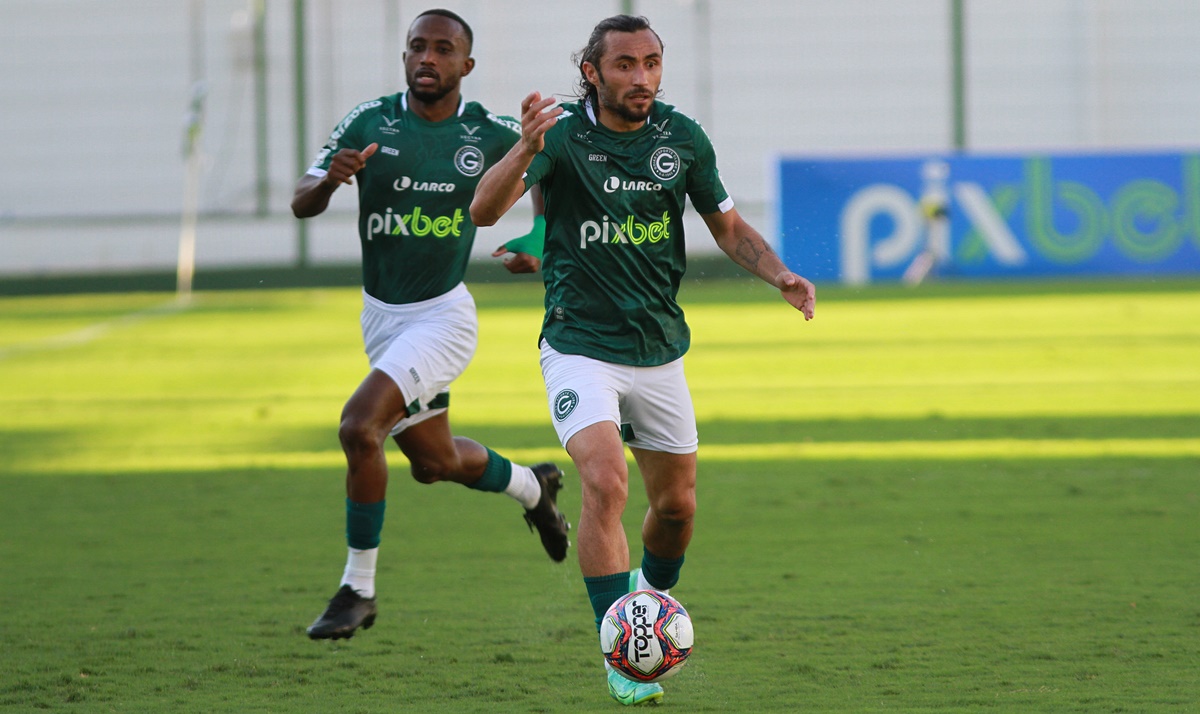 Apodi e Diego durante partida contra o Sampaio Corrêa