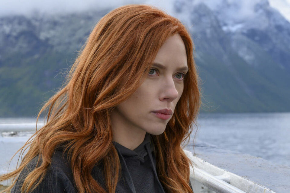 Scarlett Johansson diz que Disney quer sigilo para esconder má conduta