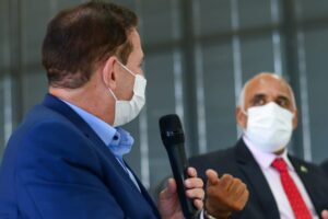 Aproximação com o Republicanos é apenas "administrativa", diz Vanderlan ao descartar troca partidária