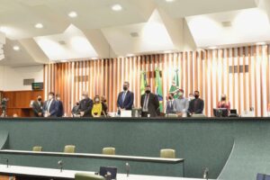 Plenário da Alego - Lei Maria da Penha pode se tornar projeto de estudo em escolas estaduais de Goiás. Projeto de Lei quer aumentar conhecimento sobre denúncias