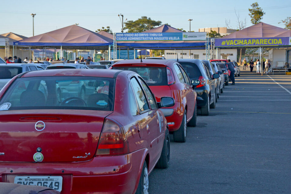 Vacinação nos pontos drive-thru retoma nesta quarta-feira (25) (Foto: Claudivino Antunes - SecomAparecida)