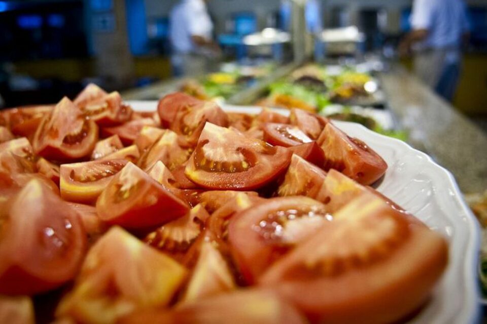 Despesa por pessoa com alimentação no Brasil era R$ 209 em 2017-2018