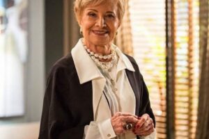 Glória Menezes tem alta hospitalar após morte de Tarcísio Meira