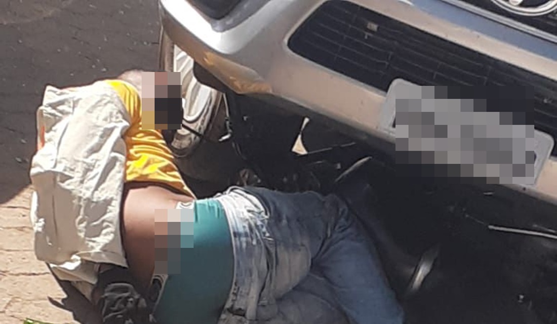 Homem reage a assalto e joga caminhonete em cima de assaltantes em Campos Belos