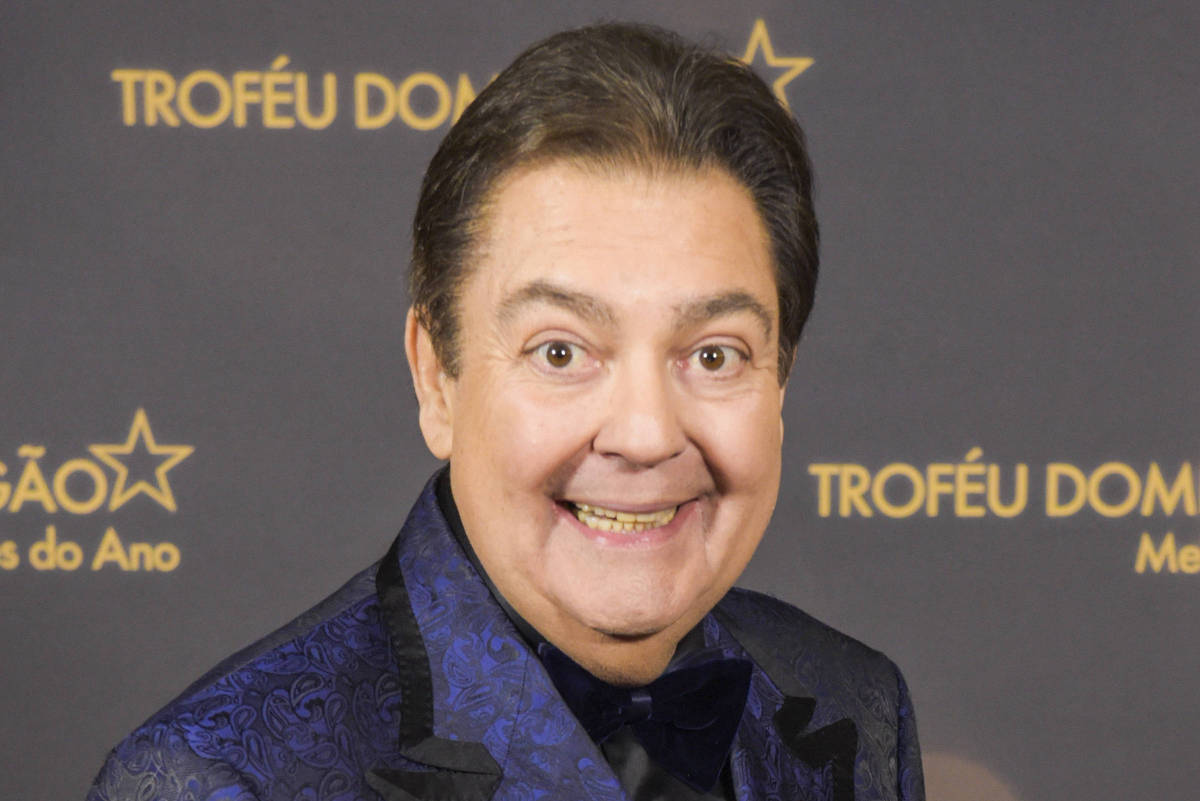 Vencedor assinará contrato com gravadora e terá lançamento garantido. Faustão promove concurso para escolher novo astro sertanejo