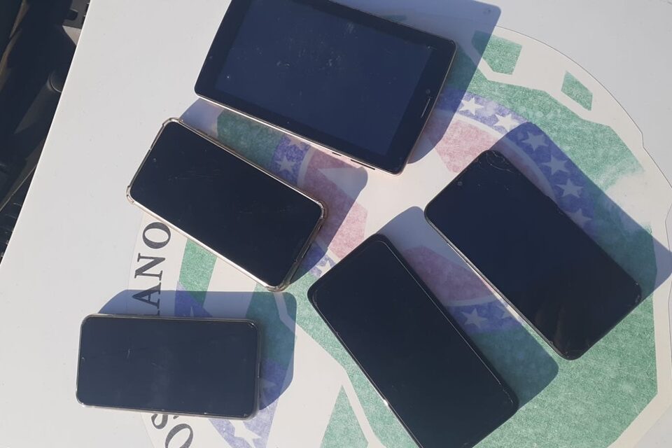 Presos suspeitos de roubar dono de padaria enquanto ele abria o estabelecimento, em Goiânia (Foto: Divulgação/PM)