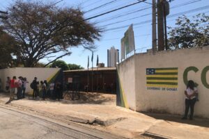 SUSTO: Adolescente esfaqueada por colega em escola de Goiânia se manifesta nas redes sociais: “estou bem”. (Foto: reprodução)
