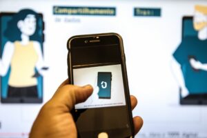 Cliente pode permitir que uma instituição acesse informações de outra