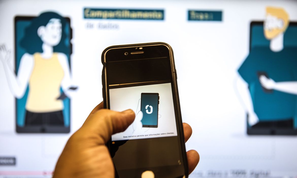 Cliente pode permitir que uma instituição acesse informações de outra