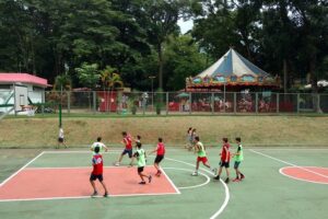 Espaço externo do Mutirama é alvo de disputa entre projeto esportivo e camelôs