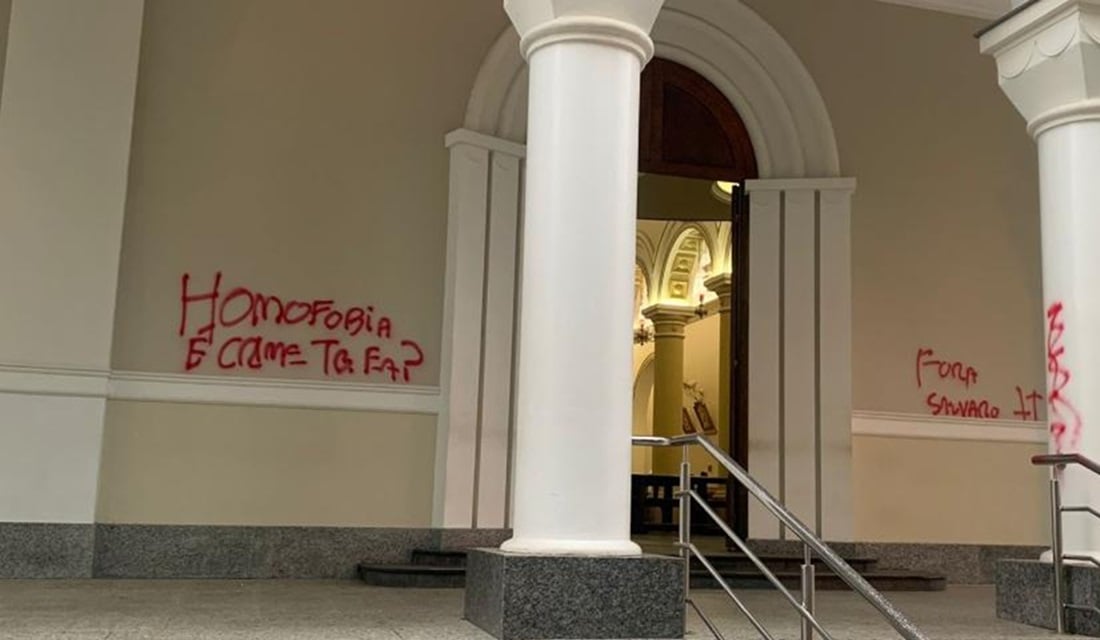 Professor é demitido ao exibir clipe de Criolo: 'Não permitiremos viadagem'