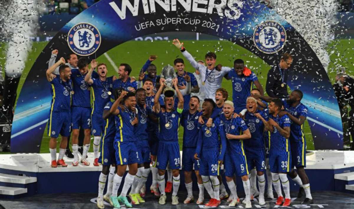 Jogadores do Chelsea comemoram título da Supercopa