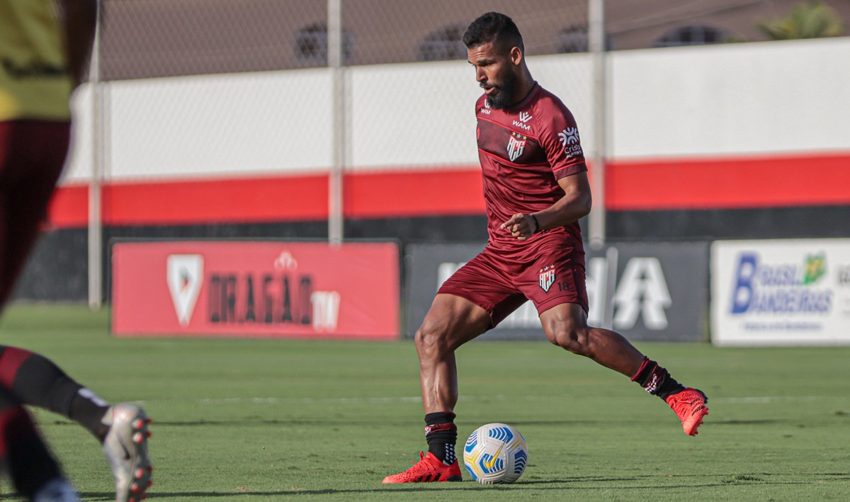Willian Maranhão treina no Atlético-GO