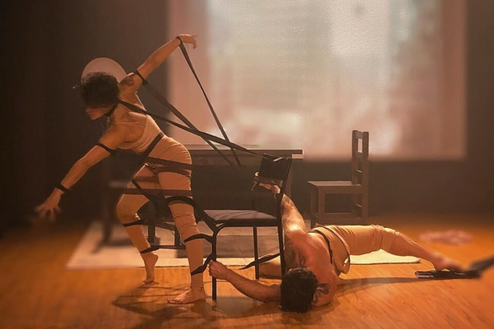 Espetáculo 'A Sós' será apresentado a partir das 20h, no Terça no Teatro