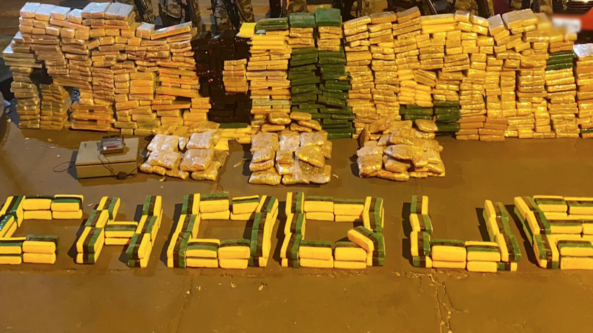 Foto de apreensão de drogas -tonelada de maconha em Bom Jesus de Goiás