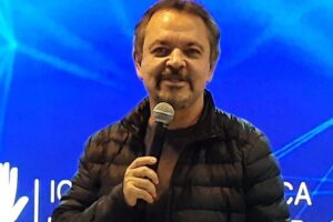 Fundador da Fonte da Vida - Pastor goiano César Augusto convoca para manifestações de 7 de setembro. Ele se une a líderes evangélicos em apoio a Jair Bolsonaro