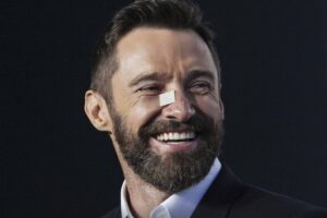 Com suspeita de câncer de pele, Hugh Jackman fala sobre biópsia; confira