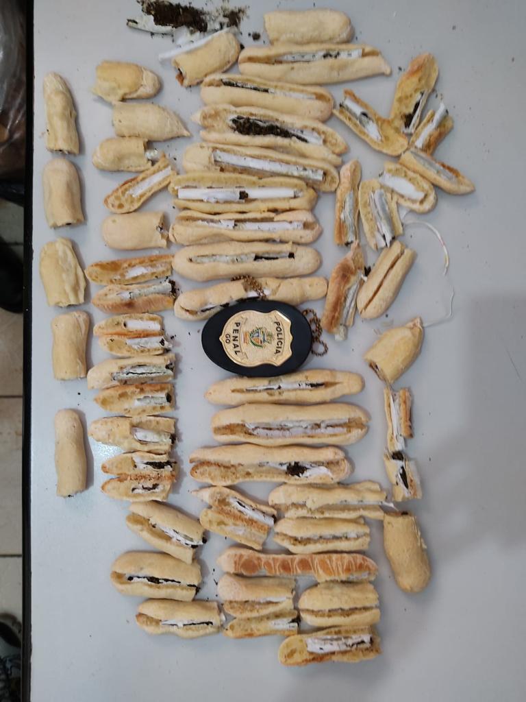 Policiais penais interceptam drogas escondidas em biscoitos e rodo (Foto: divulgação - PM)