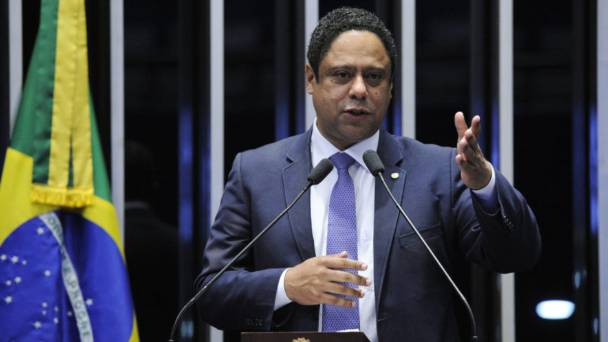 Relator de projeto das fake news cogita regra diferente para rede social de governante