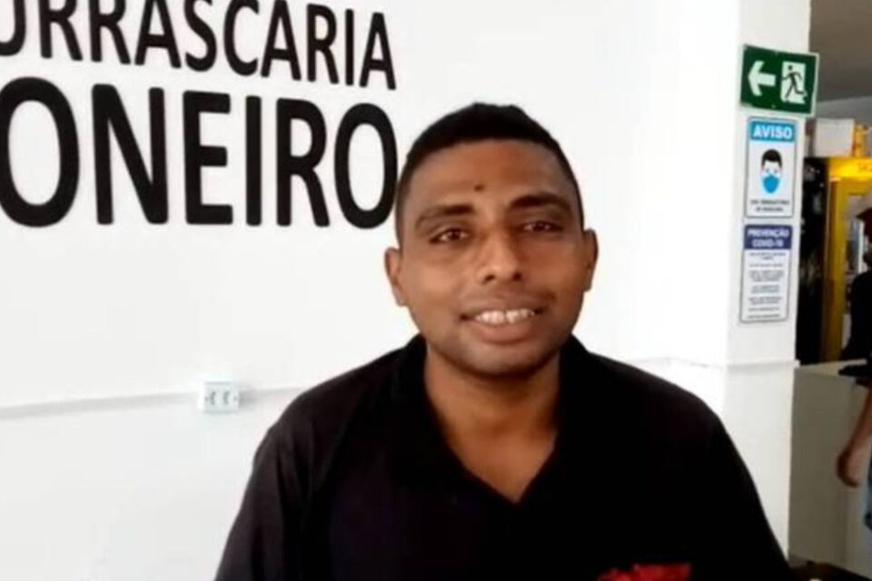 Cliente esquece mochila com R$ 240 mil em restaurante e garçom a devolve