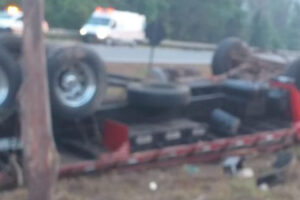 Dois caminhões colidem em Abadiânia e condutor fica em estado grave - vídeo