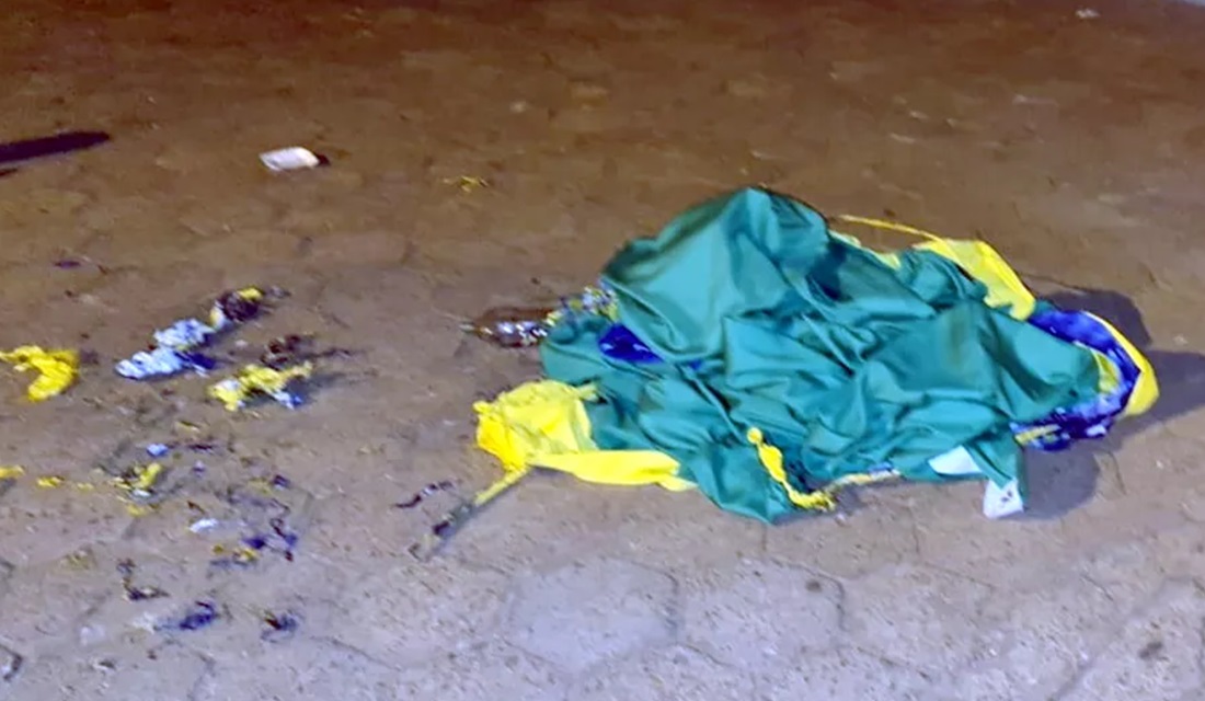 A Polícia Militar (PM) prendeu um homem suspeito de atear fogo em uma bandeira do Brasil, que estava em um caminhão - Suspeito de atear fogo em bandeira do Brasil que estava em um caminhão é preso em Itaberaí