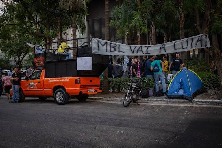 Faixa de uma mobilização do MBL