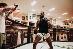 Jon Jones em um treinamento