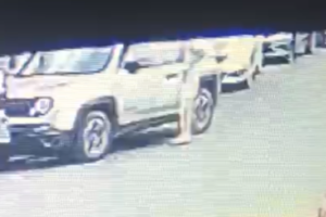 Homem furta carro no meio do dia e em rua movimentada no Setor Oeste, em Goiânia