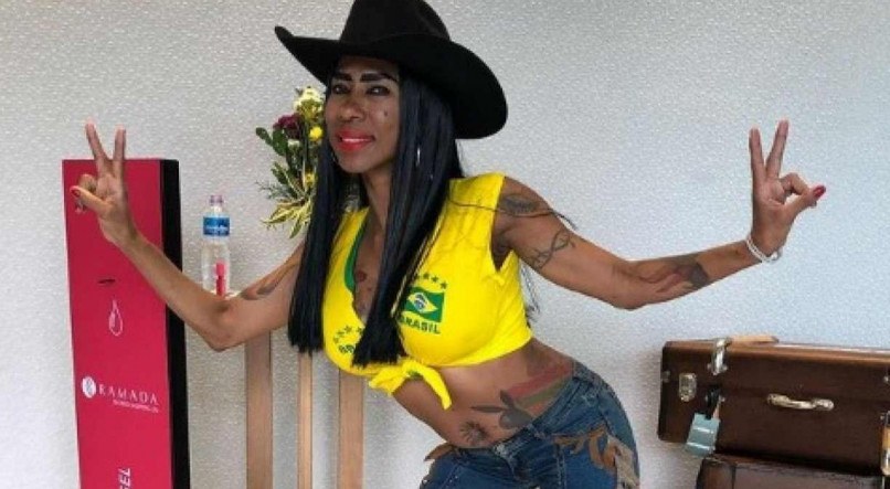 prostituição "Vem aí o OnlyFans. E não vou parar de cantar", revelou. Inês Brasil sobre dificuldade financeira: "Pensei que voltaria para a prostituição"