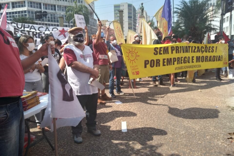 Manifestantes anti-Bolsonaro