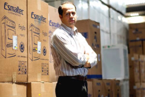 Justiça penhora piano de cauda de fundador da Ricardo Eletro