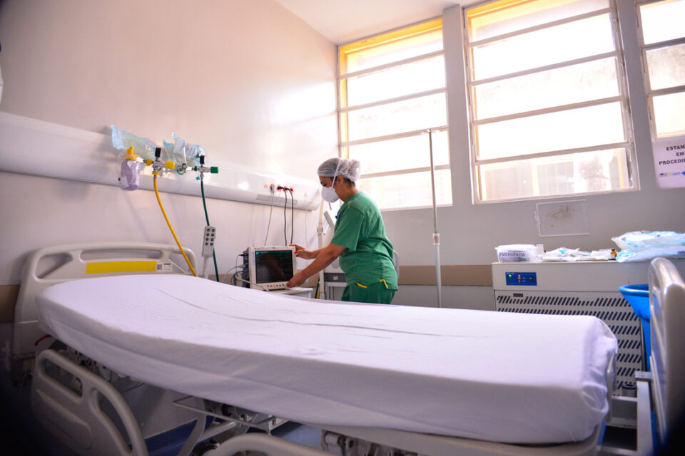 Casos de Síndrome Respiratória Aguda Grave crescem no país