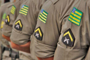 Policiais militares de goiás em fila - STJ arquivou salvo-conduto para PMs de Goiás. Militares tinham a intenção de evitar punições por adesão a manifestações no 7 de setembro