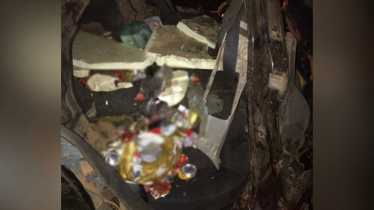 Latas de cerveja no veículo - Irmãos estão entre os 5 mortos da colisão entre carro e carreta que ocorreu na BR-364, em Mineiros. PRF encontrou latas de cerveja