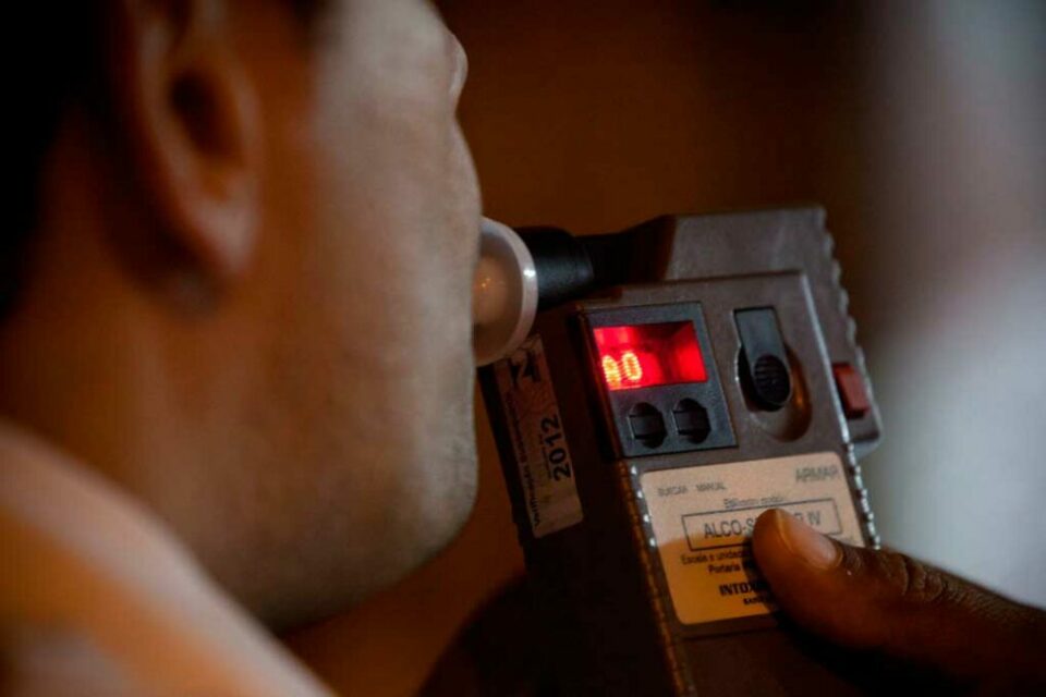 Lei Seca 15 anos: mistura de álcool e direção provoca 1,2 morte por hora mortes diminuíram 32% mas hospitalização aumentou