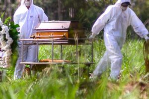 Óbitos concentram-se em pacientes acima de 60 anos. 89% das mortes por Covid-19 no Brasil são de pessoas sem terceira dose da vacina