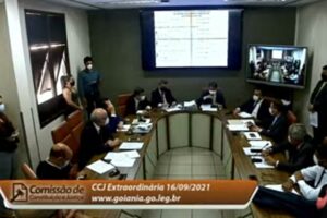 Vereadores durante CCJ na Câmara - Votação do Código Tributário