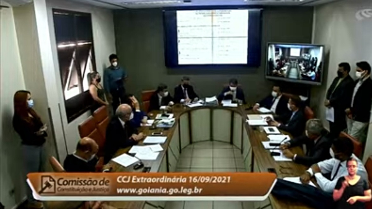 Vereadores durante CCJ na Câmara - Votação do Código Tributário