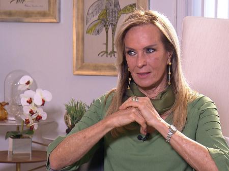 'Eu preciso viver', diz Helô Pinheiro sobre tratamento contra câncer de tiroide