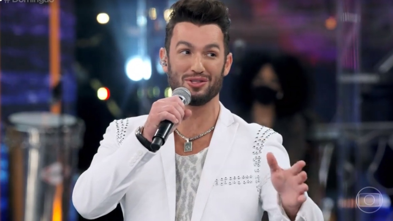 Ginasta se caracterizou de Gusttavo Lima e apresentação parece não ter agradado. Diego Hypólito é consolado por Andressa Suita após Domingão