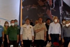 Bolsonaro participa do lançamento das obras de ferrovia em Mara Rosa, Goiás — Foto: Reprodução/Twitter