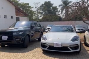 A Polícia Civil de Goiás prendeu três suspeitos de arrombarem lojas em Goiás e em Minas Gerais. Os investigados foram capturados em Goiânia, na segunda-feira (13). Porém, o caso foi divulgado pela polícia nesta quinta-feira (16). Em Anápolis, o prejuízo causado pelo grupo foi de R$ 22 mil. - Três suspeitos de roubarem lojas em Goiás e em Minas são presos em Goiânia