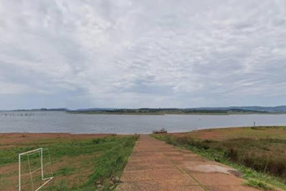 Bombeiros buscam por homem desaparecido no Lago das Brisas, em Buriti Alegre