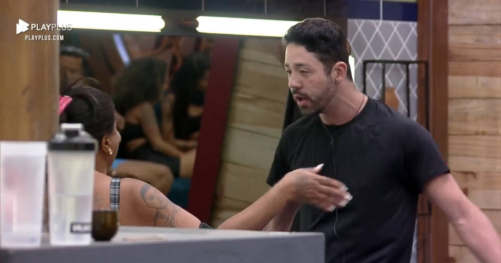 Influenciador ficou revoltado por ter sido o mais votado para a roça. A Fazenda: produção corta água e gás após Rico provocar punição