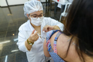 Goiás recomenda passaporte vacinal para festas de fim de ano e locais públicos