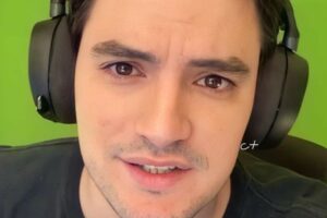 Hashtag #Bisnuncamais apareceu entre as mais utilizadas no Twitter Felipe Neto é atacado por bolsonaristas garoto-propaganda de chocolate