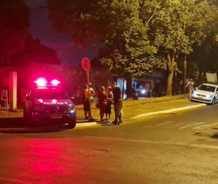 Um homem atacou um paciente com pedaço de concreto em um posto de saúde de Goiânia. O caso ocorreu na noite de segunda-feira (20). (Foto: reprodução/redes sociais)