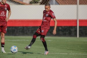João Paulo treina no Atlético-GO